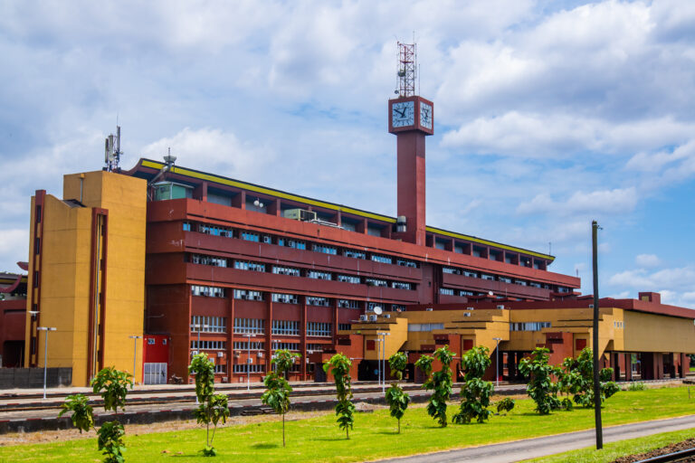 Gare ferroviaire de passagers en Afrique