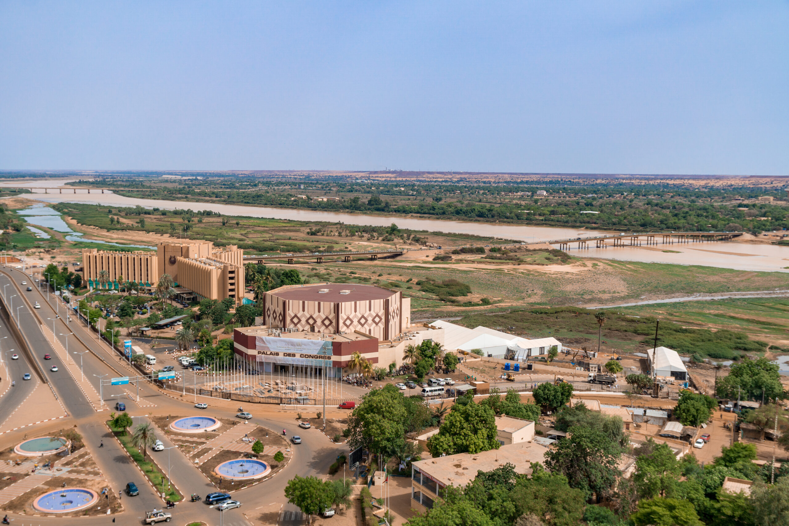 Vue aérienne de la ville de Niamey au Niger