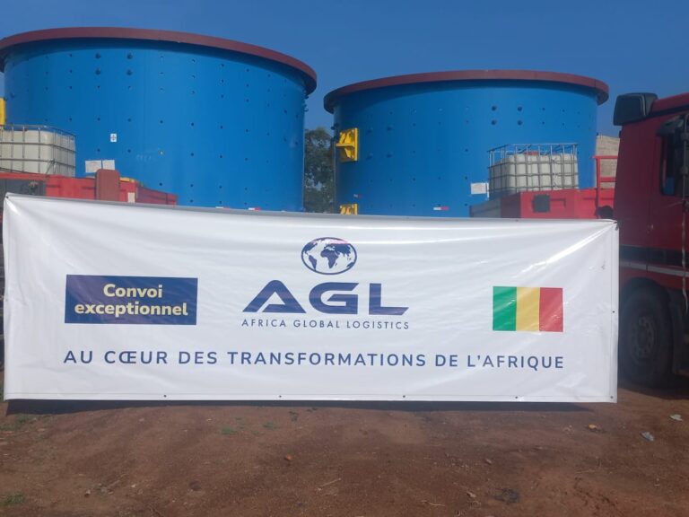 Le bandeau du convoi exceptionnel d'AGL Mali pour les mines de Goulamina